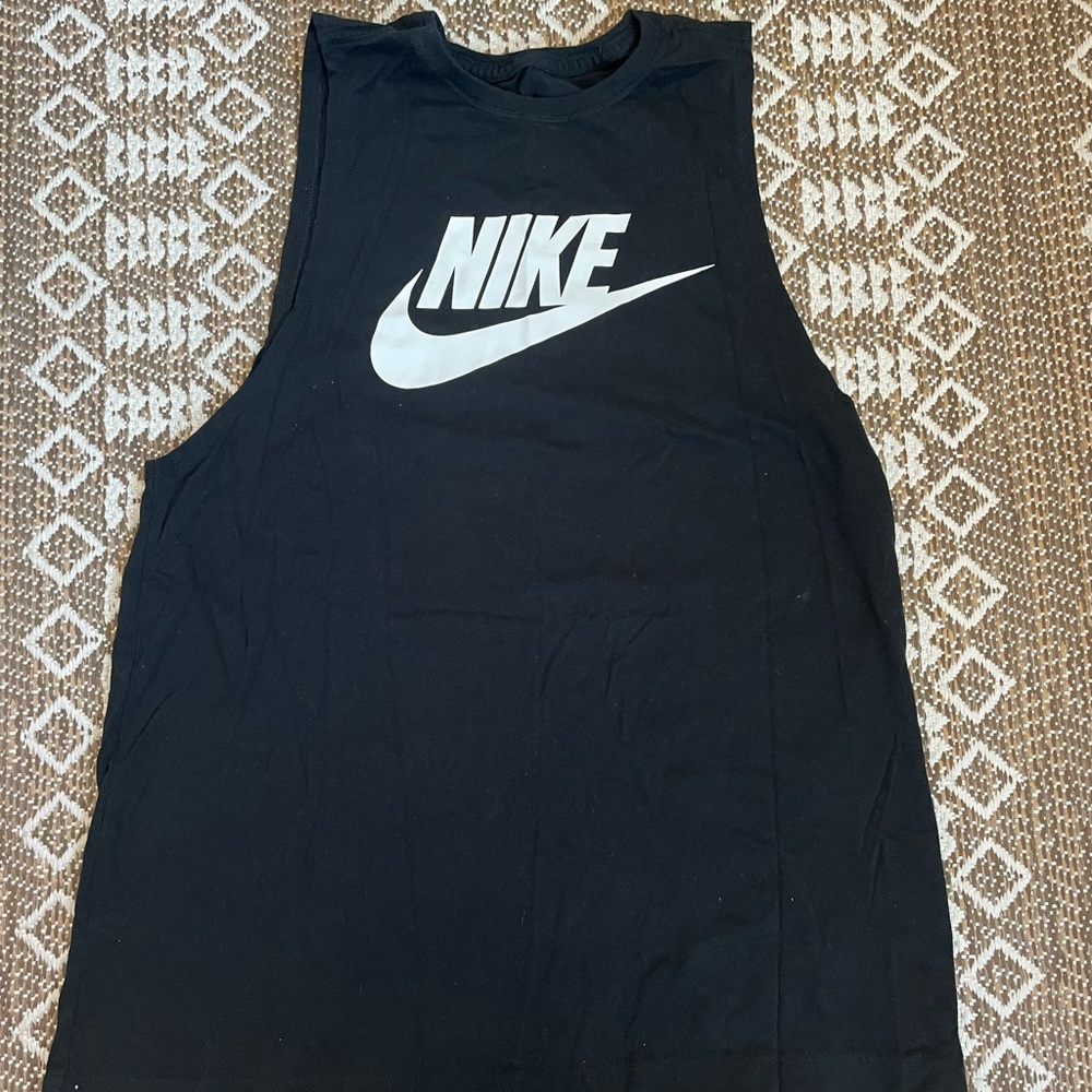 women’s black nike workout tank top